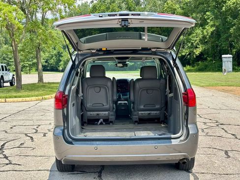Used 2005 Toyota Sienna XLE Limited AWD/4WD image 10