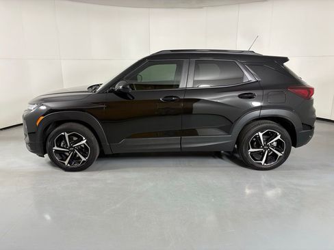 Used 2022 Chevrolet TrailBlazer RS w/ Sun and Liftgate Package FWD image 6