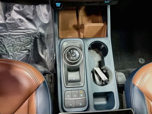 Used 2022 Ford Maverick Lariat w/ Lariat Luxury Package AWD/4WD image 16