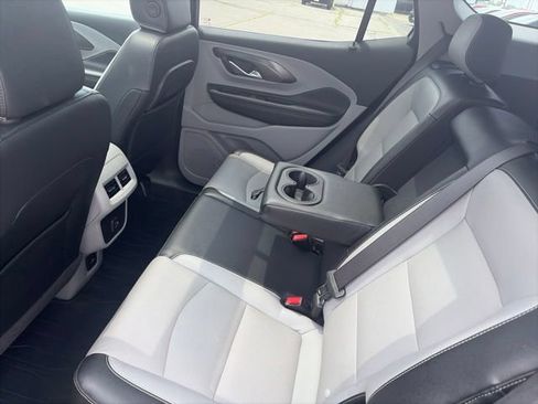 Used 2024 GMC Terrain SLT AWD/4WD image 11