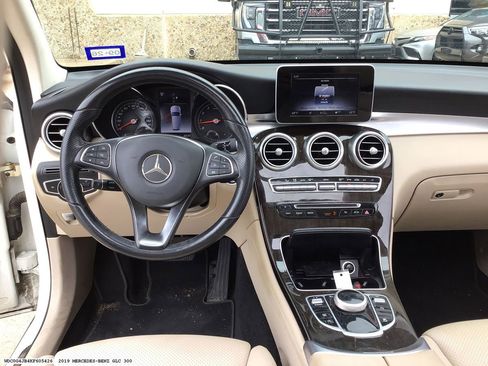 Used 2019 Mercedes-Benz GLC 300 image 10