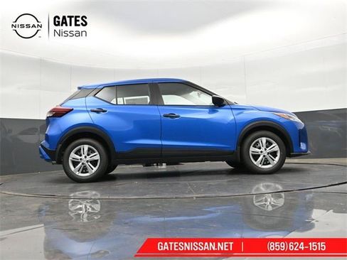 New 2025 Nissan Kicks Play S image 32