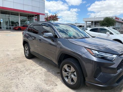 Used 2025 Toyota RAV4 XLE w/ Convenience Package FWD image 2