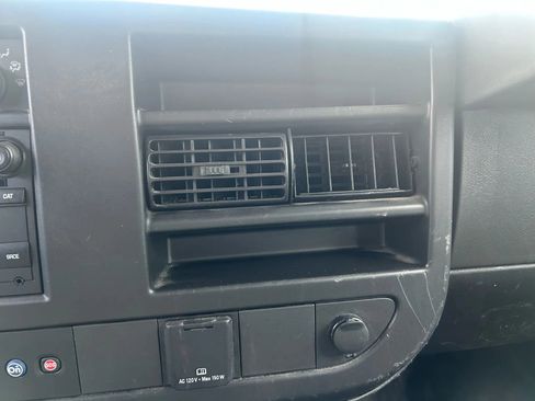 Used 2020 GMC Savana 2500 Extended w/ Enhanced Convenience Package image 14