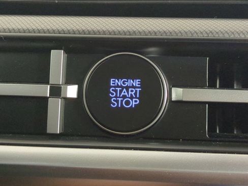 Used 2025 Hyundai Santa Fe SEL FWD image 38