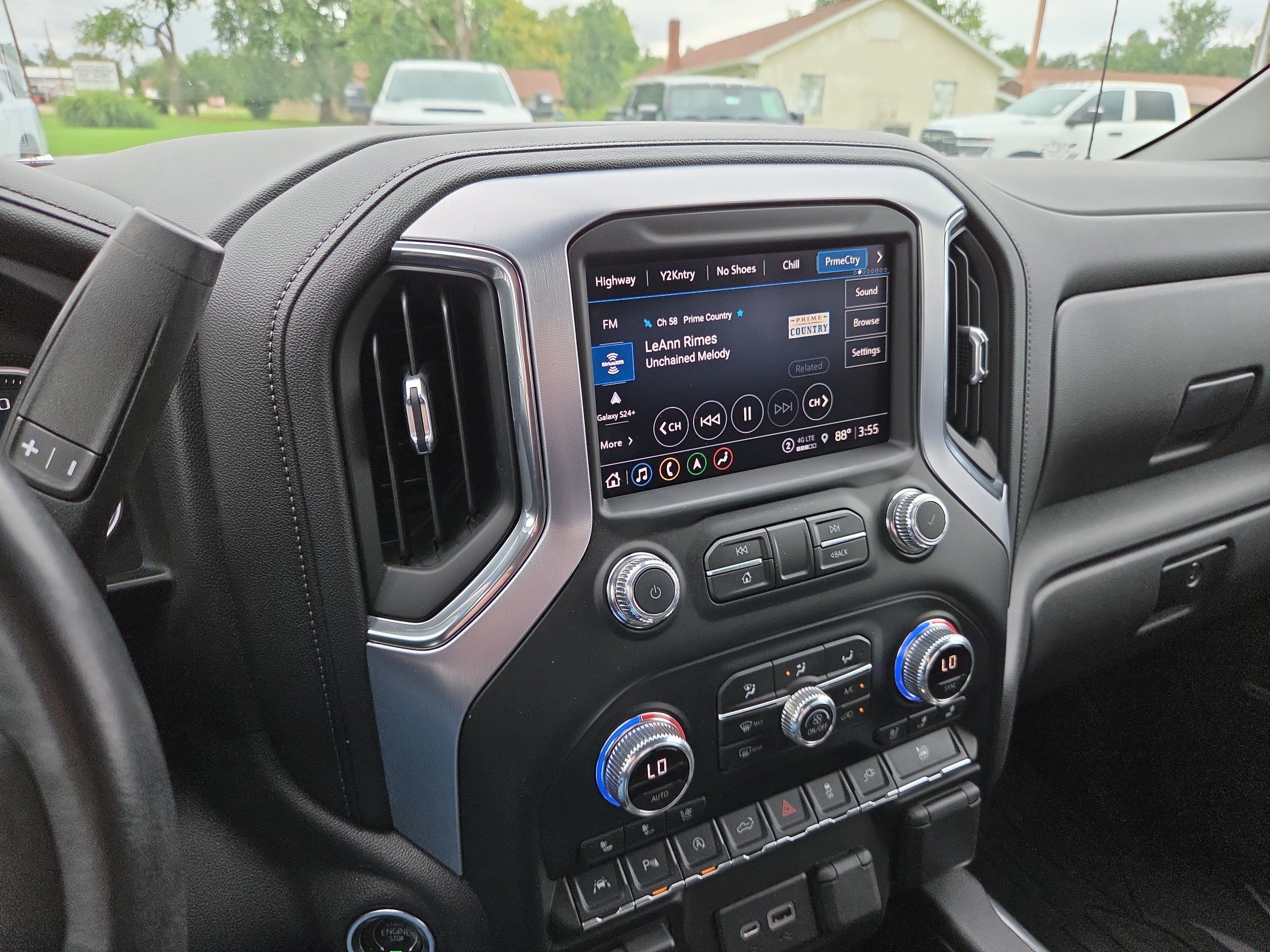 Used 2021 GMC Sierra 1500 SLT w/ SLT Premium Plus Package AWD/4WD image 9