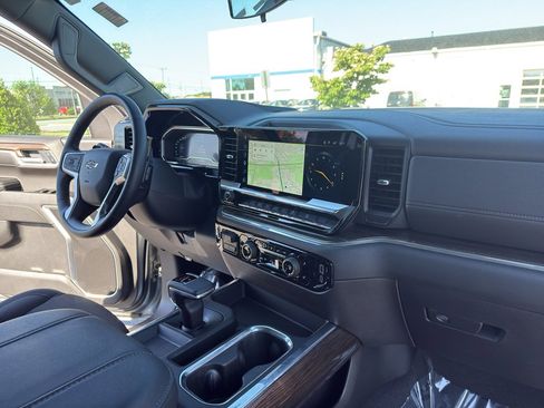 Used 2025 Chevrolet Silverado 1500 RST w/ Convenience Package II AWD/4WD image 26