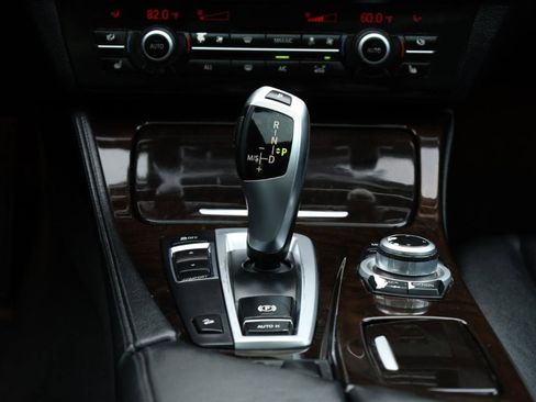 Used 2013 BMW 535i xDrive Sedan AWD/4WD image 8