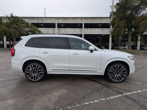 New 2026 Volvo XC90 B6 Plus w/ Protection Package Premier image 7