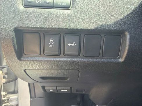 Used 2017 Nissan Murano SL w/ Cargo Package FWD image 6
