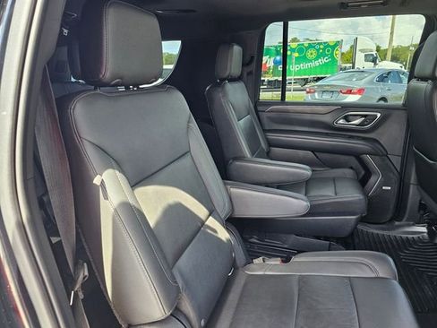 Used 2021 Chevrolet Suburban Z71 w/ Z71 Signature Package AWD/4WD image 27