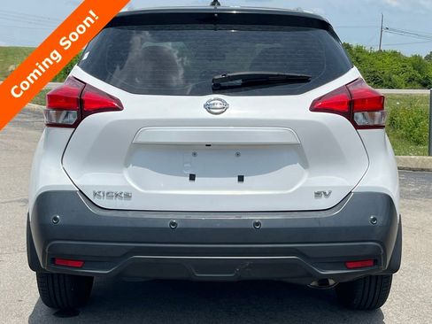 Used 2020 Nissan Kicks SV FWD image 3