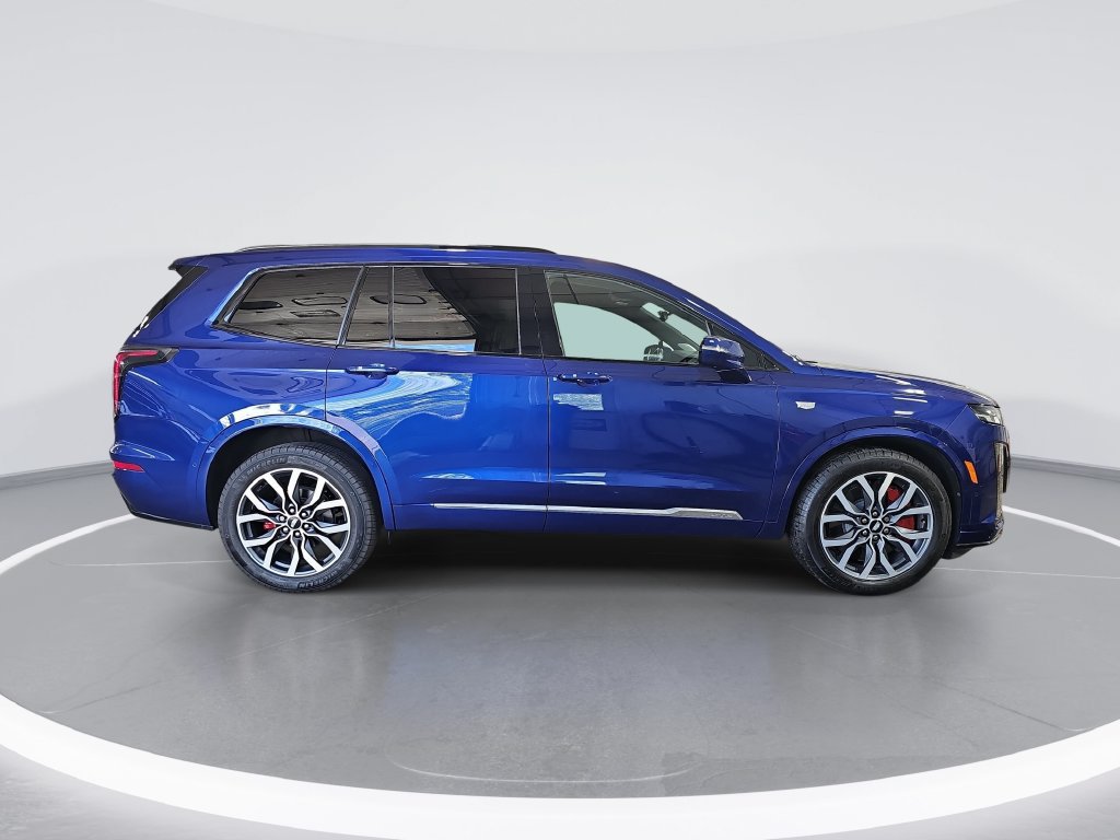 Used 2024 Cadillac XT6 Sport w/ Technology Package AWD/4WD image 2
