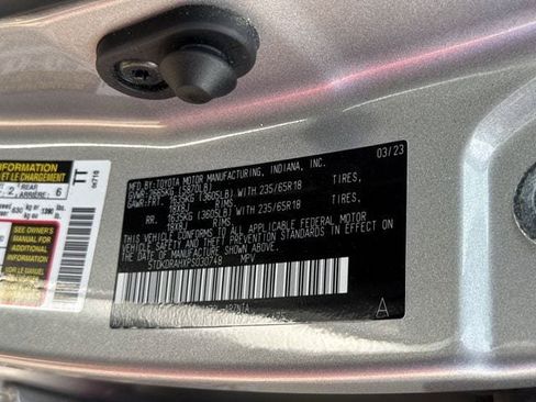 Used 2023 Toyota Highlander LE FWD image 36