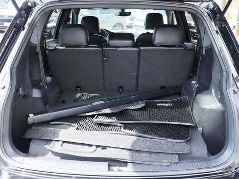 Used 2021 Volkswagen Tiguan SE R-Line image 19