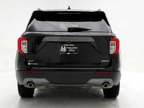 Used 2023 Ford Explorer XLT w/ Equipment Group 202A AWD/4WD image 7