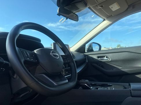 Certified 2025 Nissan Rogue SV FWD image 37