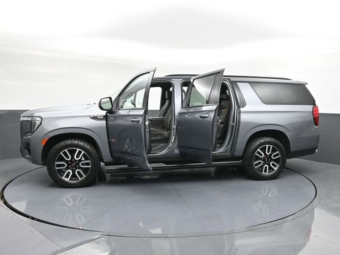 Used 2022 GMC Yukon XL AT4 image 50