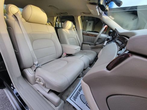 Used 2004 Cadillac De Ville DHS w/ Equipment Group image 26