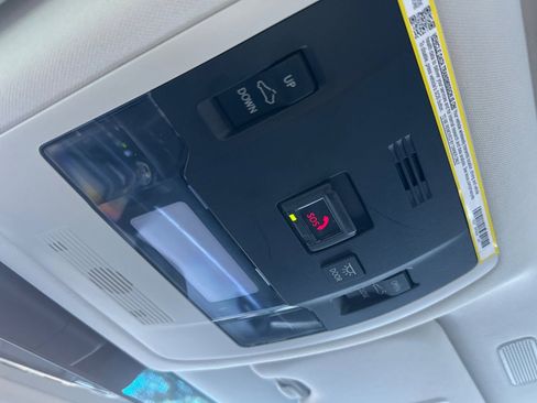 Certified 2025 Lexus ES 300h w/ Premium Package image 22