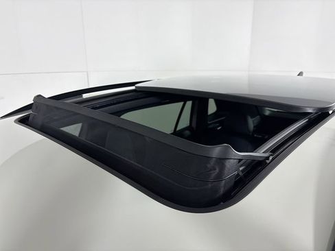 New 2026 Volkswagen Tiguan SE R-Line AWD/4WD image 22