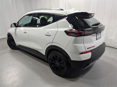 Used 2023 Chevrolet Bolt EUV LT w/ Convenience Package image 6
