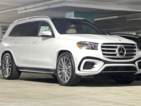 New 2026 Mercedes-Benz GLS 580 4MATIC image 6