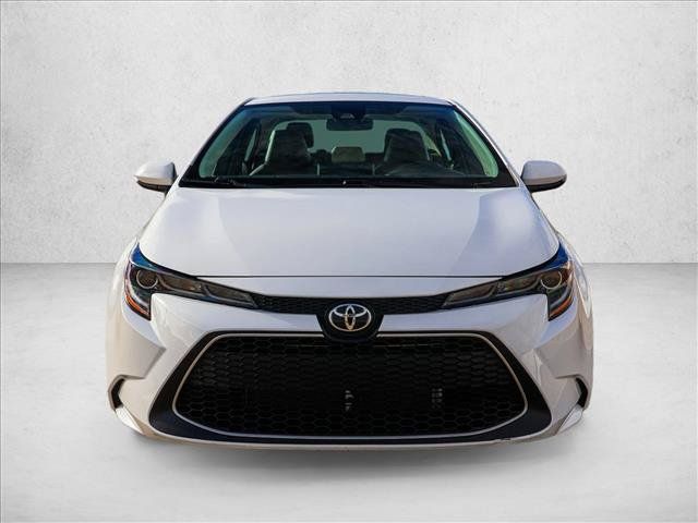Used 2022 Toyota Corolla XLE FWD image 2