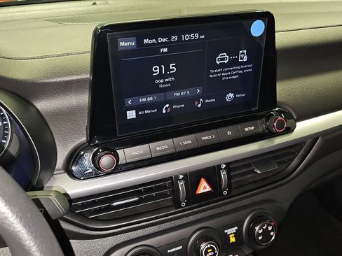 Used 2023 Kia Forte LXS w/ LXS Technology Package image 33