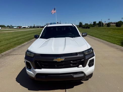 Used 2024 Chevrolet Colorado LT w/ LT Convenience Package II RWD image 11