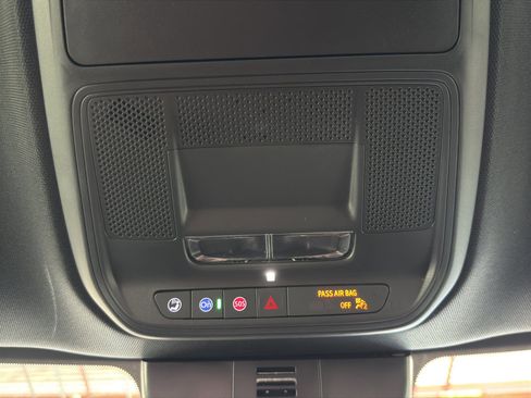 New 2026 Chevrolet Traverse LT image 17