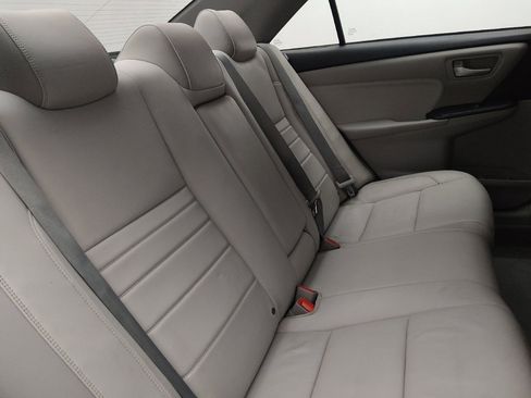 Used 2015 Toyota Camry XLE image 19