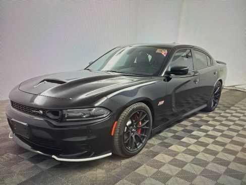 Used 2019 Dodge Charger Scat Pack w/ Dynamics Package RWD image 2