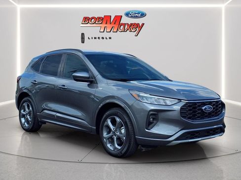 Used 2023 Ford Escape ST-Line Select w/ Tech Pack #2 AWD/4WD image 3