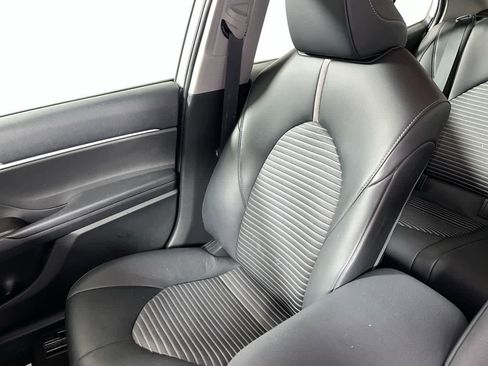 Used 2023 Toyota Camry SE image 25