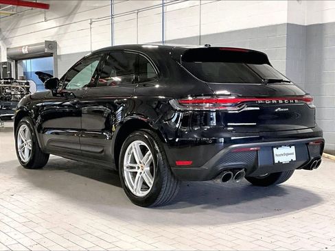 Certified 2023 Porsche Macan image 3