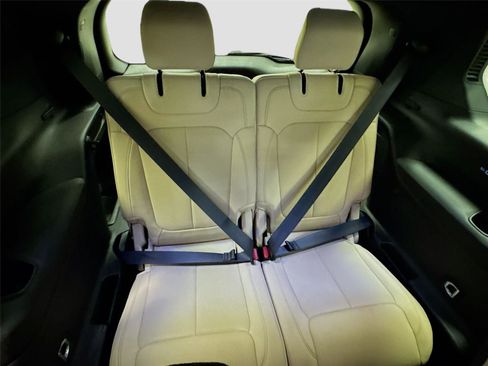 Used 2023 Jeep Grand Cherokee L Limited w/ Luxury Tech Group II image 27