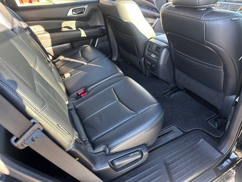 Used 2019 Nissan Pathfinder SL image 22