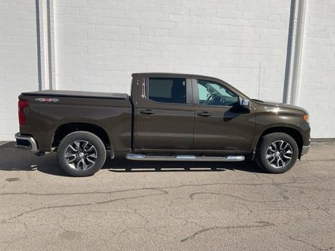 Used 2023 Chevrolet Silverado 1500 LT image 3