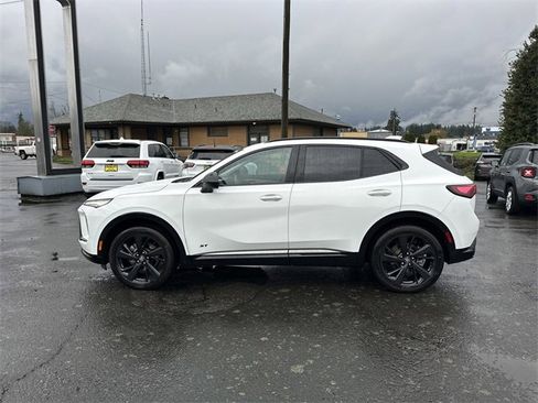 Used 2025 Buick Envision Sport Touring image 2