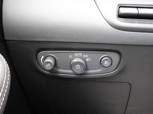 Used 2023 Buick Encore GX Essence w/ Advanced Technology Package AWD/4WD image 32