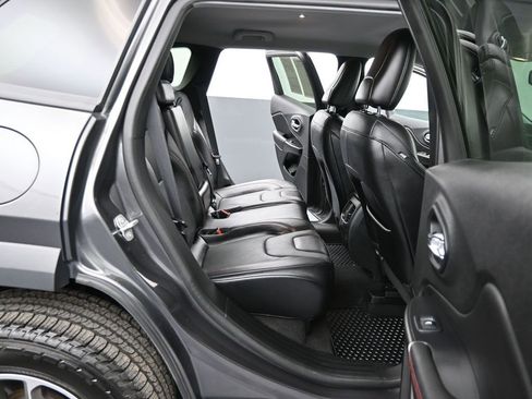 Used 2022 Jeep Cherokee Trailhawk w/ Premium Leather Package AWD/4WD image 31