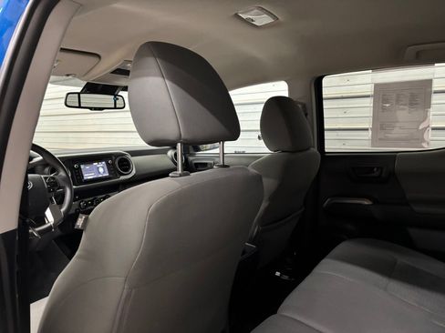 Used 2018 Toyota Tacoma SR5 RWD image 22