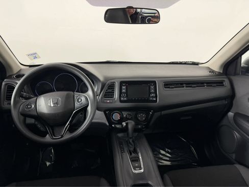 Used 2021 Honda HR-V LX image 11