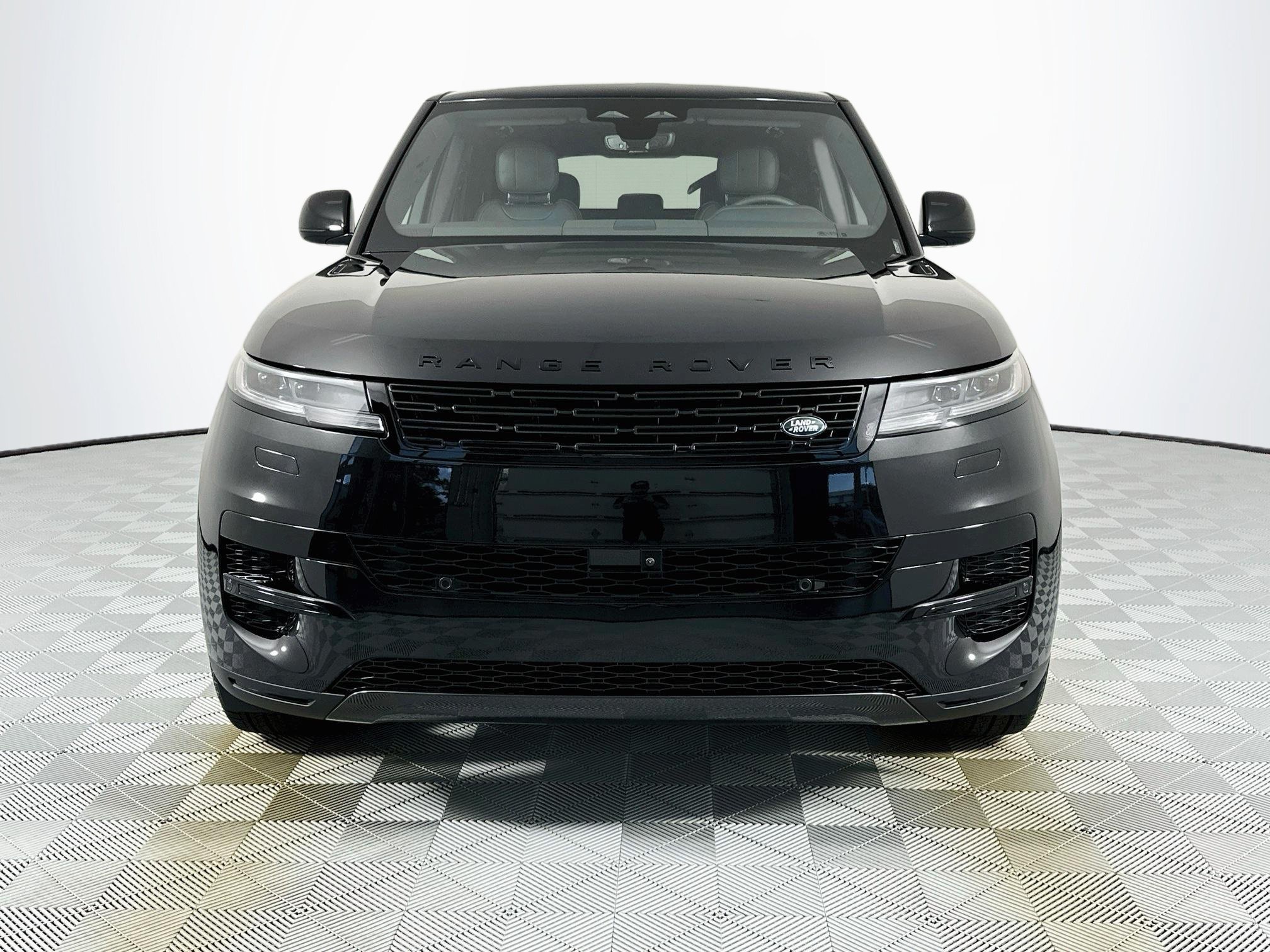 New 2027 Land Rover Range Rover Sport SE AWD/4WD image 2