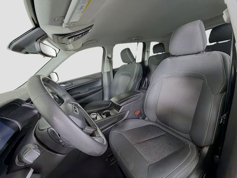 Used 2024 Jeep Grand Cherokee Laredo RWD image 13