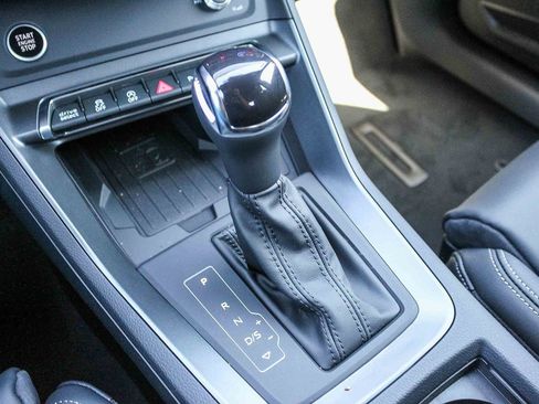 Used 2025 Audi Q3 2.0T Premium w/ Convenience Package AWD/4WD image 24