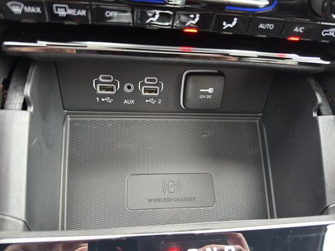 New 2025 Jeep Grand Cherokee Altitude image 19