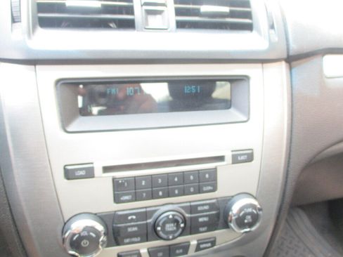 Used 2010 Ford Fusion SE FWD image 30