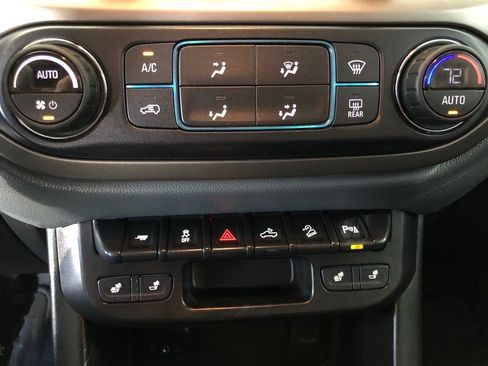 Used 2021 Chevrolet Colorado Z71 AWD/4WD image 18